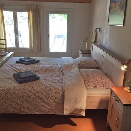 Spacious With Swimming Pool *
